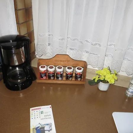 Entire House, Quiet Location, Garden, Parking * Bielefeld