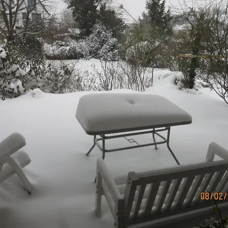 Entire House, Quiet Location, Garden, Parking Semesterbostad *