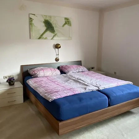 Entire House, Quiet Location, Garden, Parking * Bielefeld