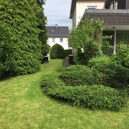 Entire House, Quiet Location, Garden, Parking * Bielefeld