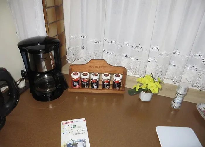 Entire House, Quiet Location, Garden, Parking * Bielefeld