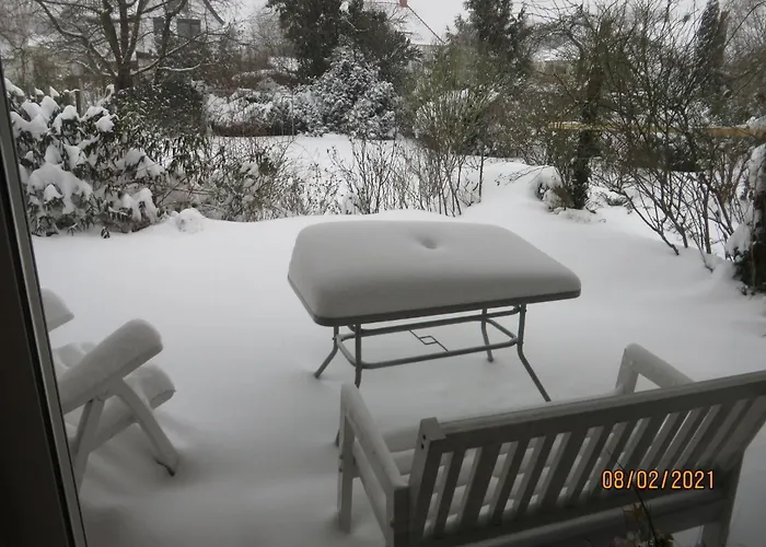 Entire House, Quiet Location, Garden, Parking Holiday home *