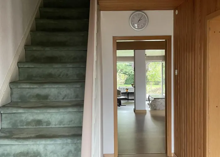 Entire House, Quiet Location, Garden, Parking Holiday home *