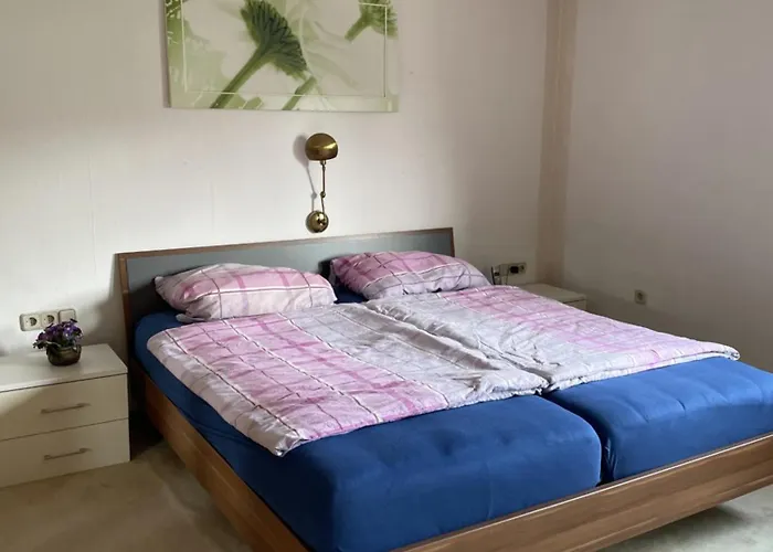 Entire House, Quiet Location, Garden, Parking * Bielefeld