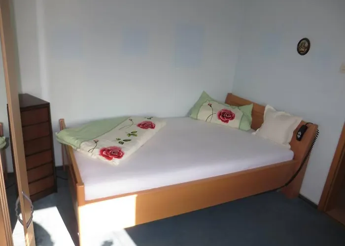 Entire House, Quiet Location, Garden, Parking *